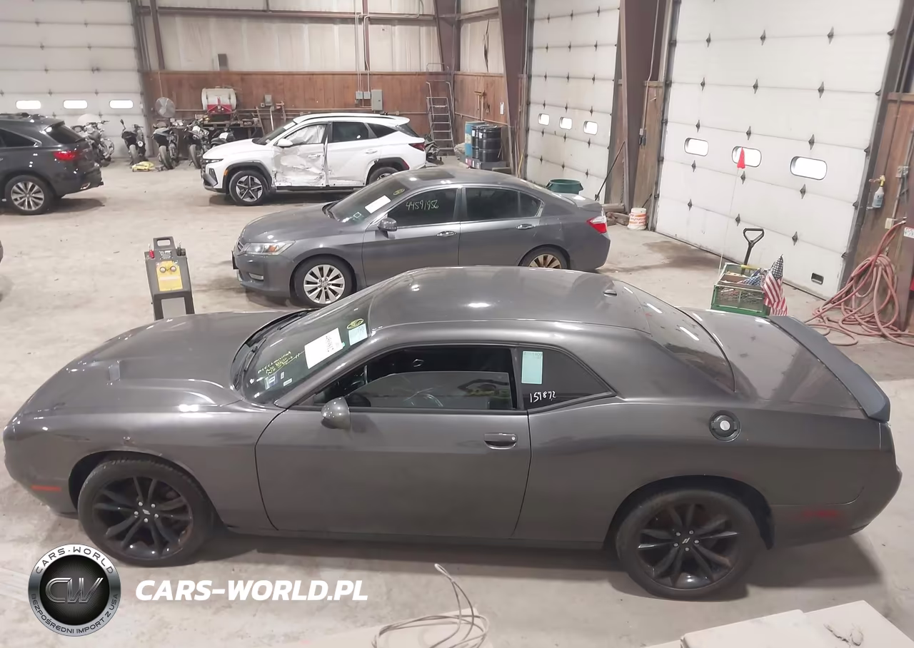 2018 Dodge Challenger Sxt VIN:2C3CDZAG0JH161855 - 14