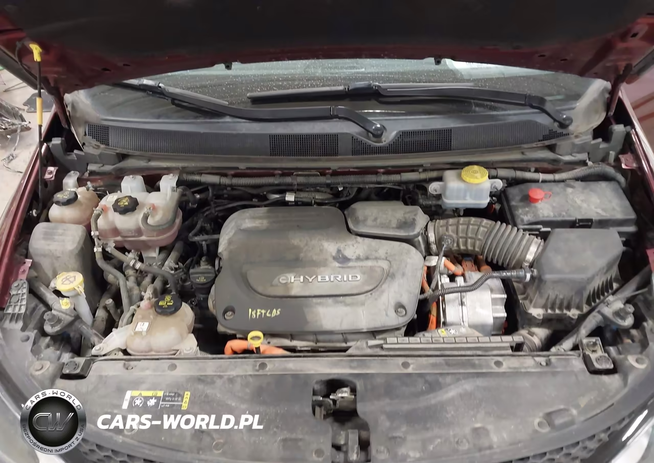 2020 Chrysler Pacifica Hybrid Limited VIN:2C4RC1N7XLR146703 - 10