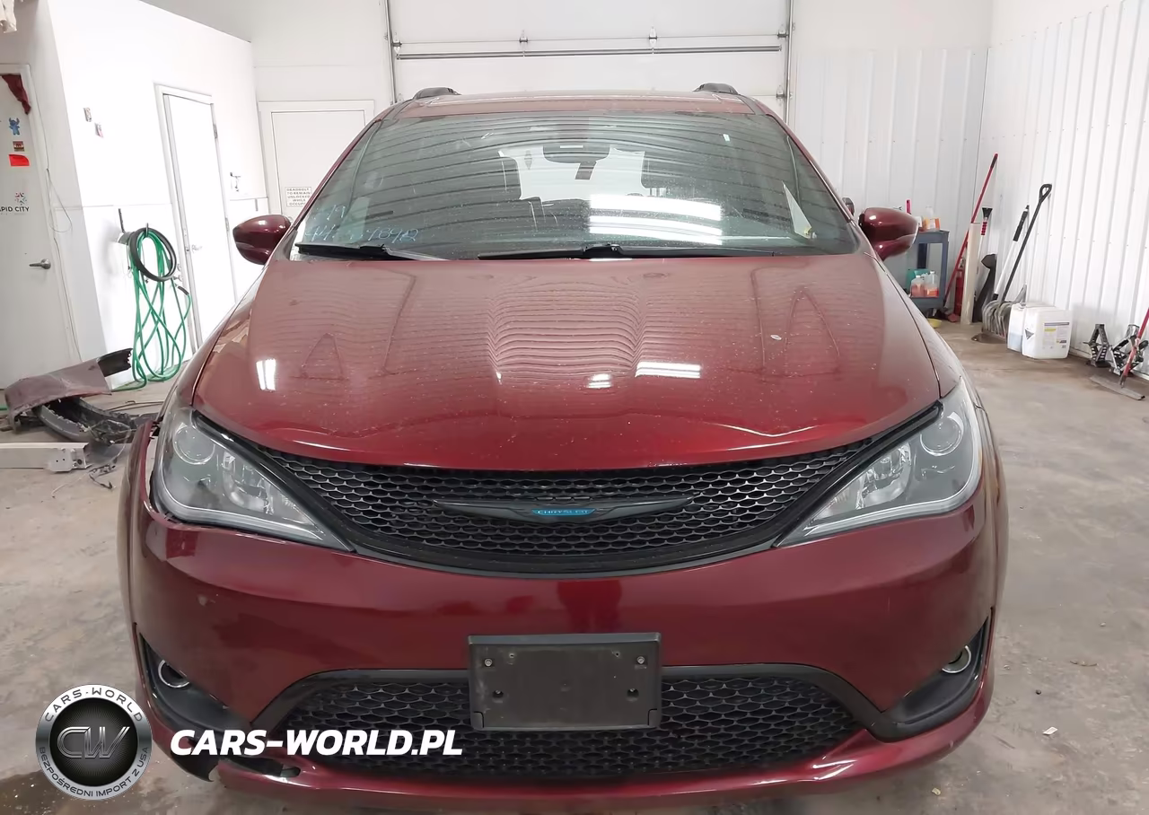 2020 Chrysler Pacifica Hybrid Limited VIN:2C4RC1N7XLR146703 - 13