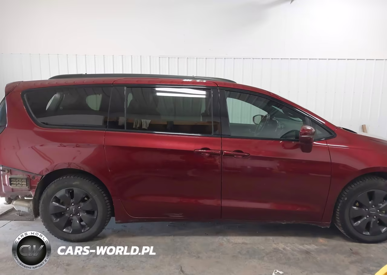 2020 Chrysler Pacifica Hybrid Limited VIN:2C4RC1N7XLR146703 - 14