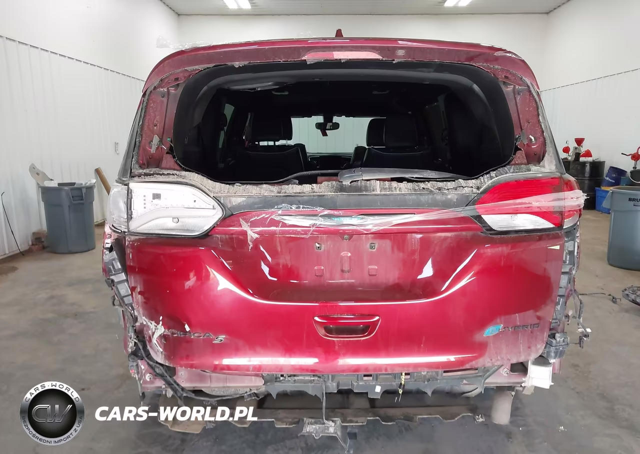 2020 Chrysler Pacifica Hybrid Limited VIN:2C4RC1N7XLR146703 - 17