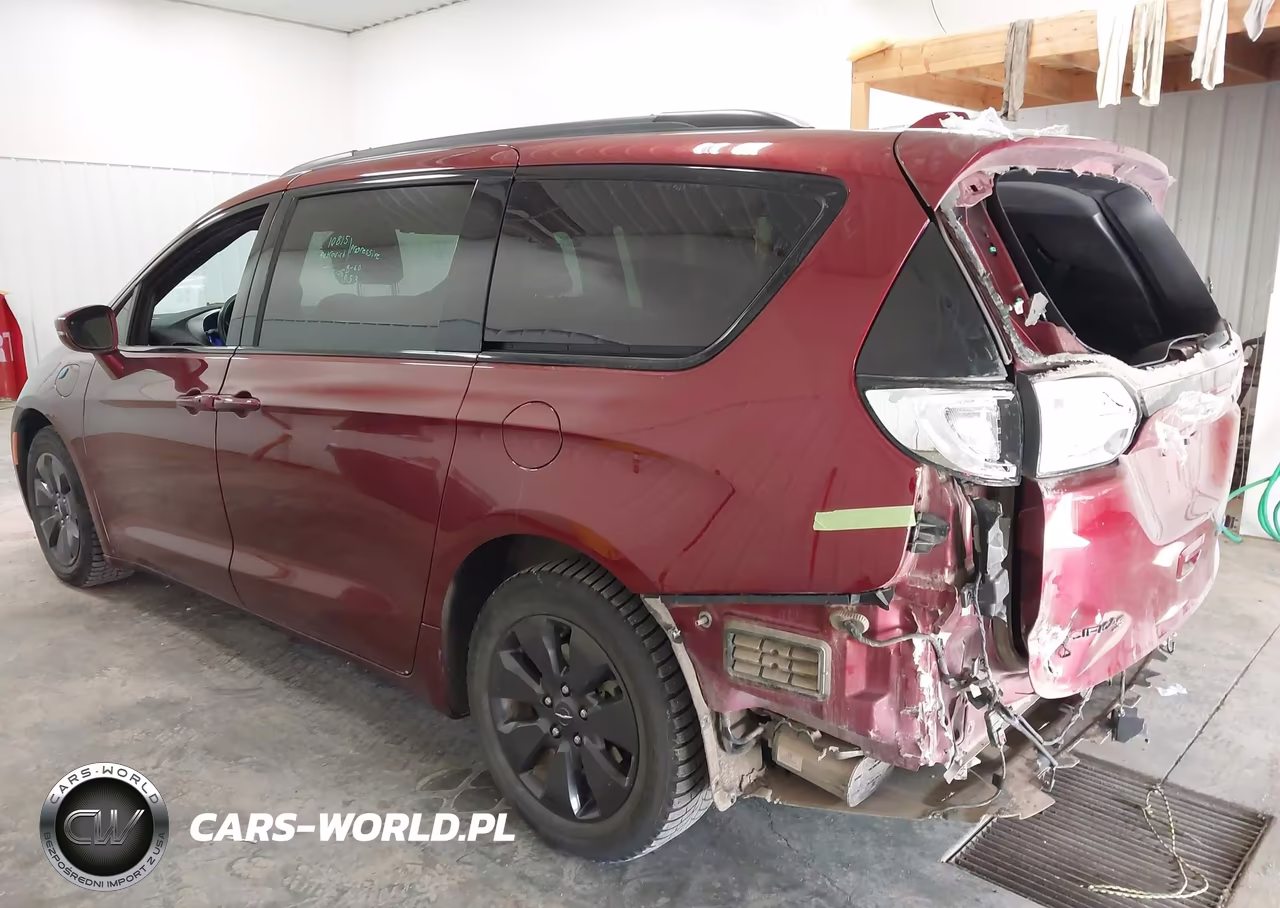 2020 Chrysler Pacifica Hybrid Limited VIN:2C4RC1N7XLR146703 - 3