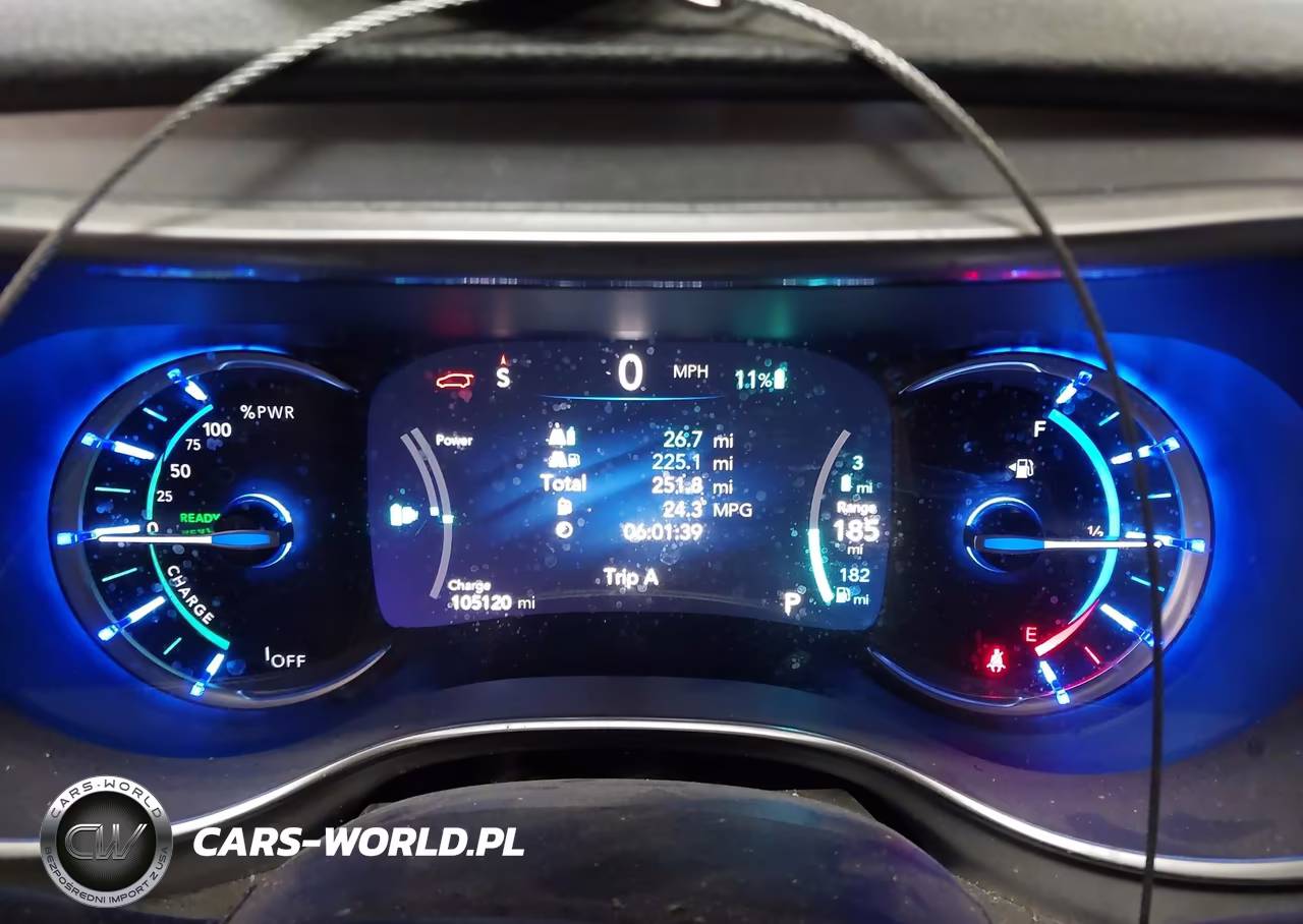 2020 Chrysler Pacifica Hybrid Limited VIN:2C4RC1N7XLR146703 - 7