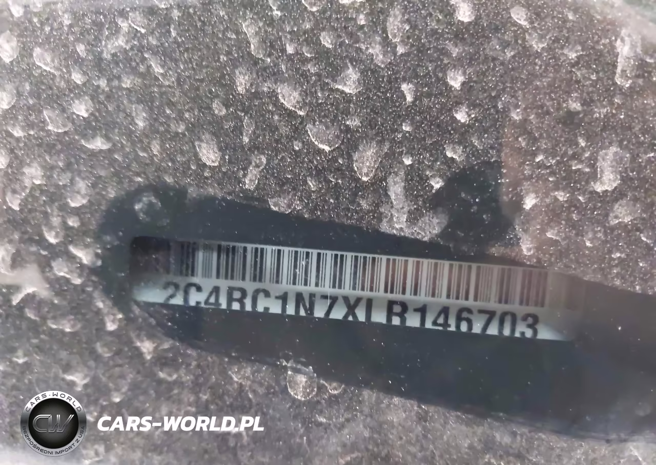 2020 Chrysler Pacifica Hybrid Limited VIN:2C4RC1N7XLR146703 - 9