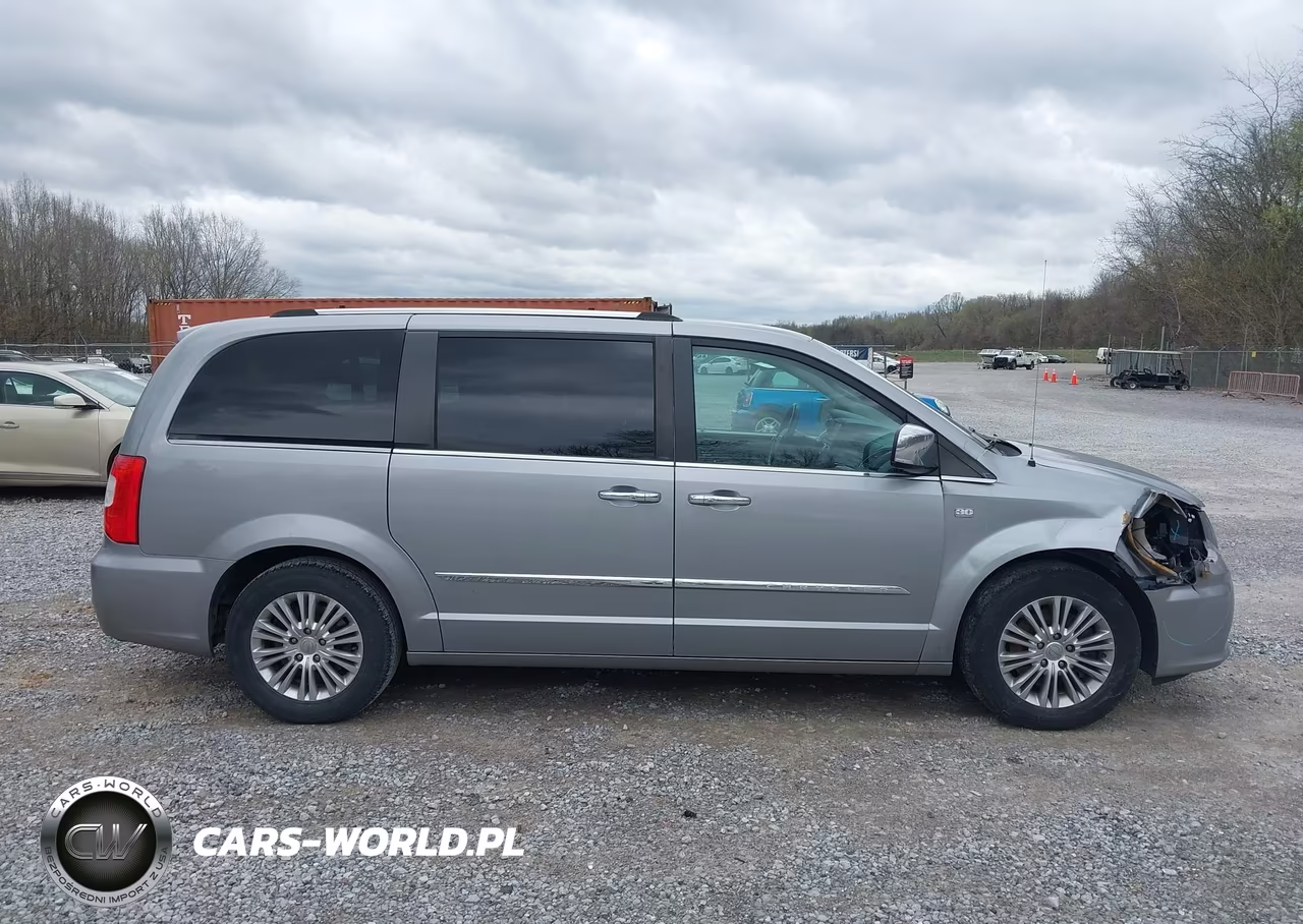 2014 Chrysler Town & Country Touring-L 30Th Anniversary VIN:2C4RC1CG3ER258782 - 13