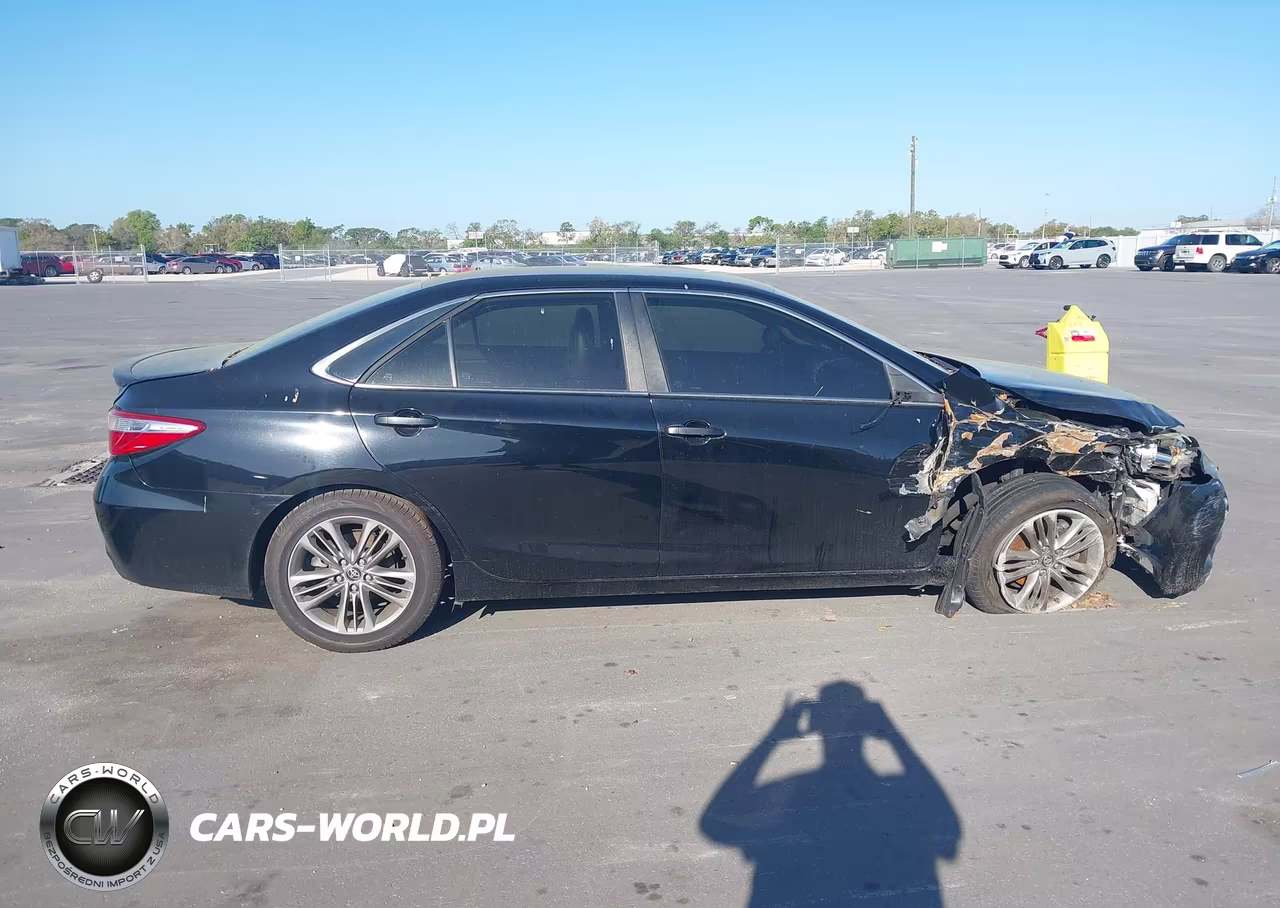 2017 Toyota Camry Se VIN:4T1BF1FK1HU622869 - 13
