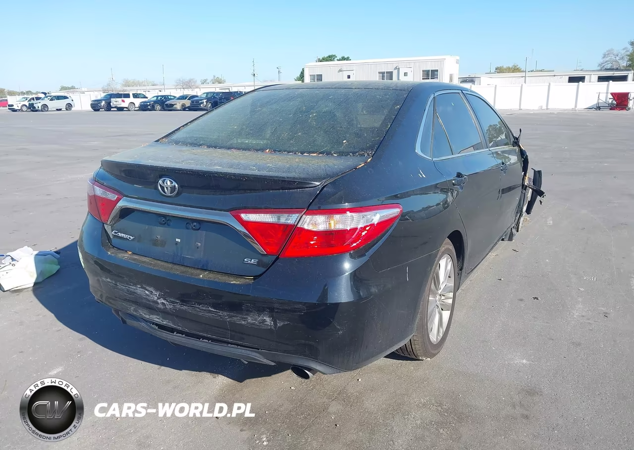 2017 Toyota Camry Se VIN:4T1BF1FK1HU622869 - 4