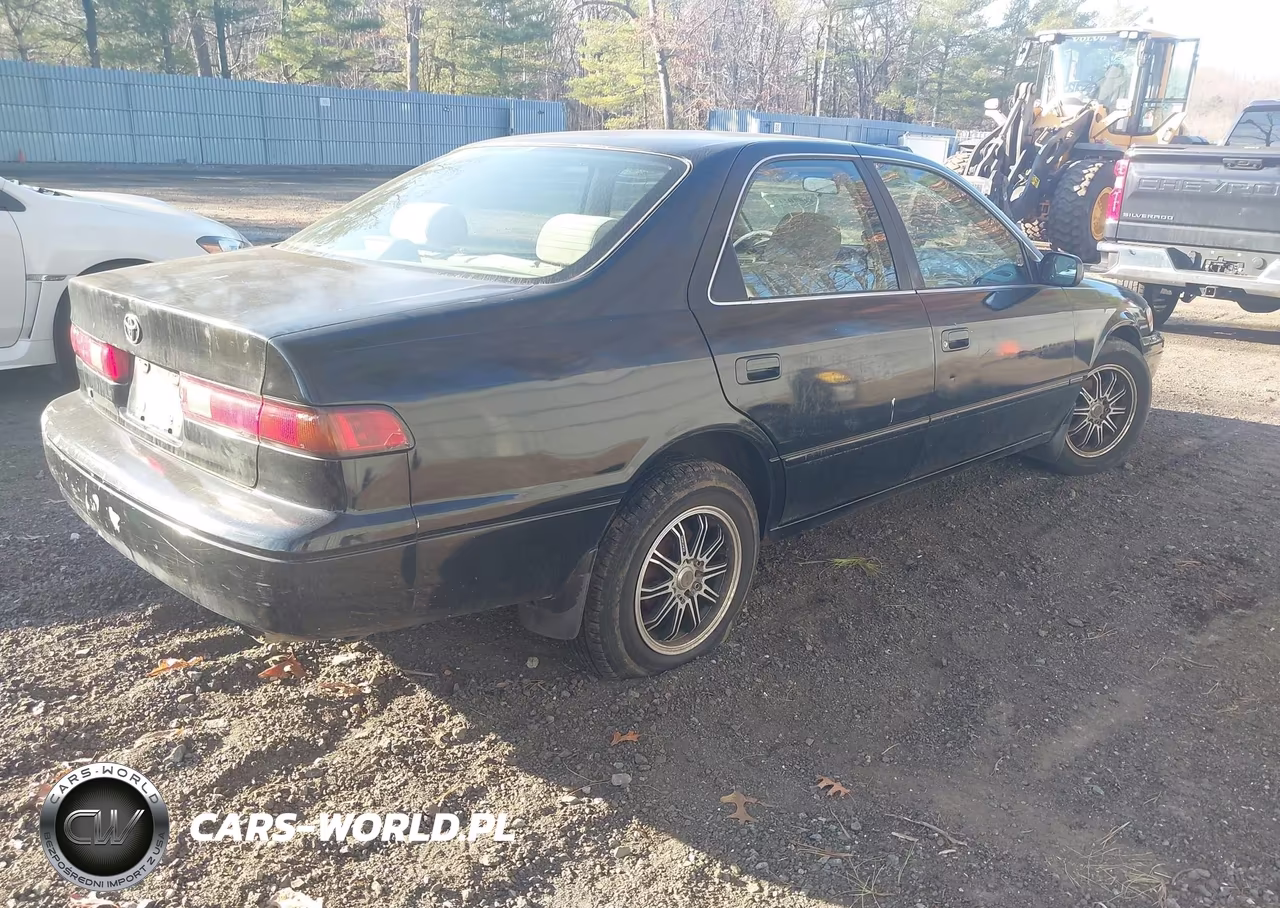 1998 Toyota Camry Le VIN:JT2BG22K3W0189789 - 4