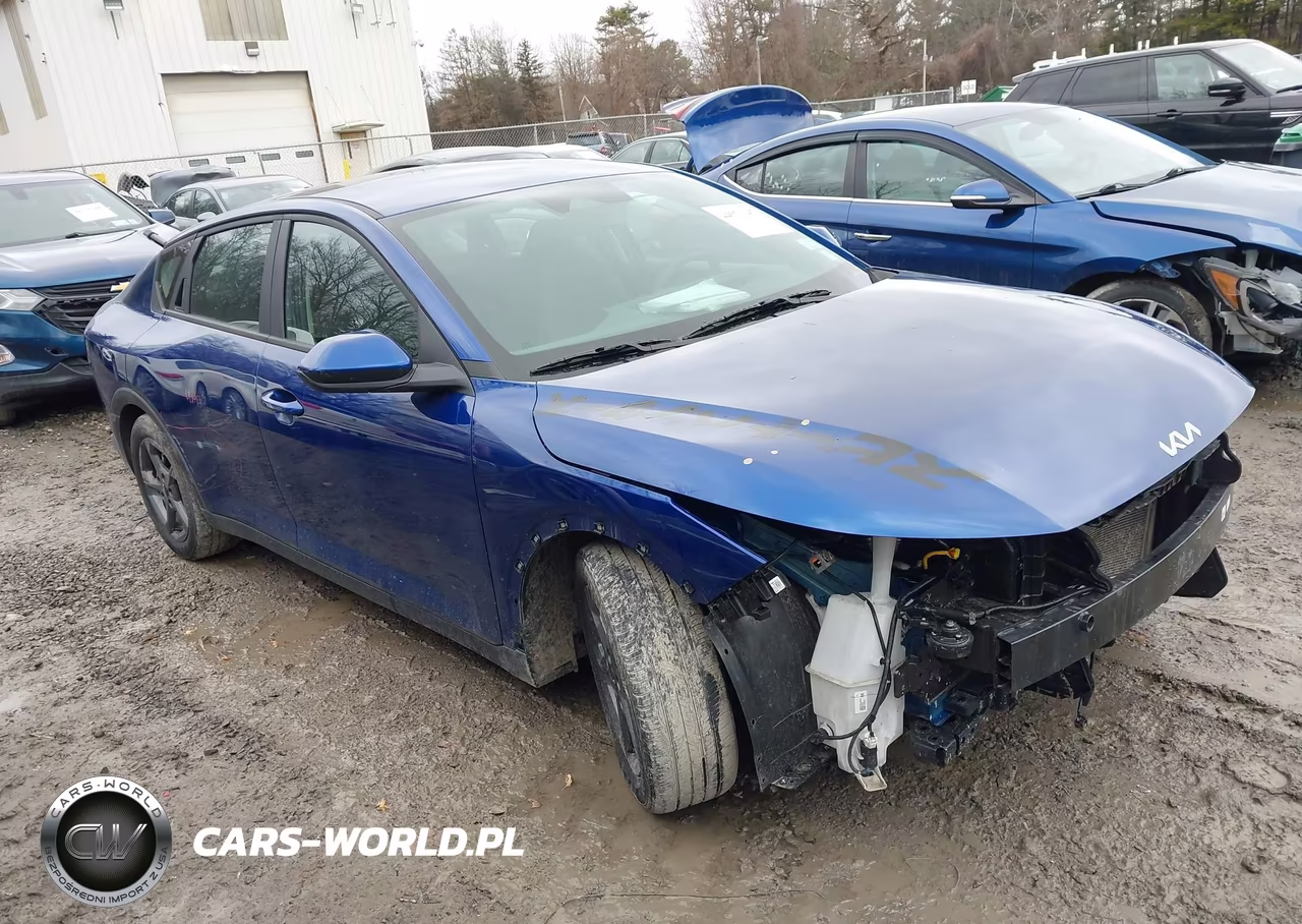 2025 Kia K4 Lxs – zdjęcie 1 z 16