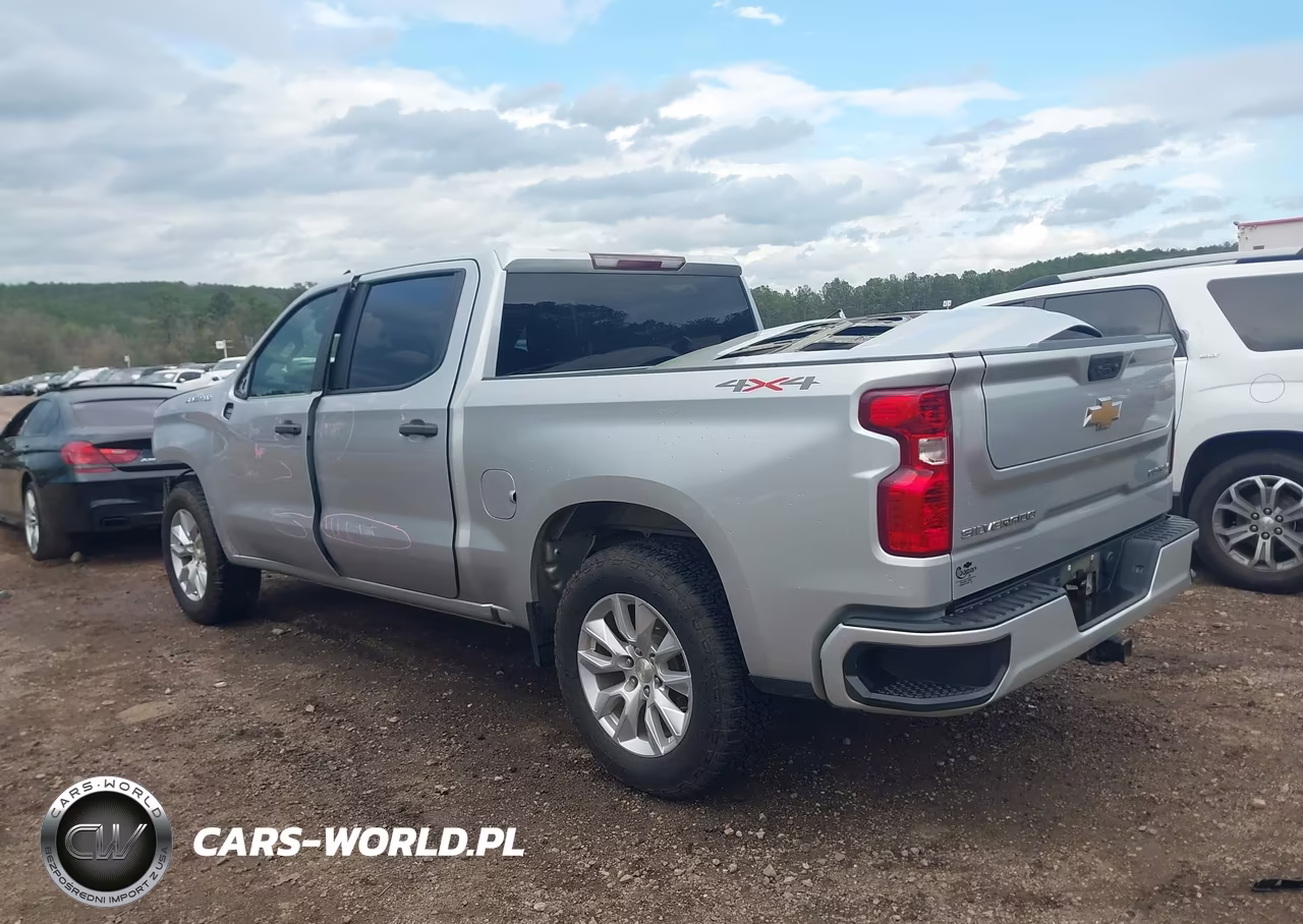 2022 Chevrolet Silverado 1500 4Wd Short Bed Custom VIN:1GCPDBEK8NZ571151 - 3