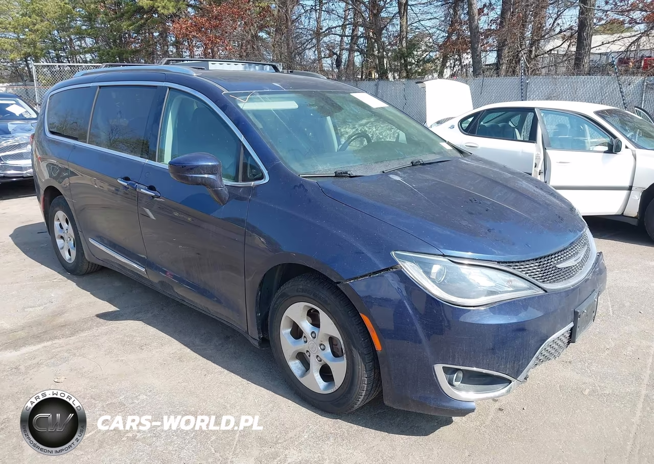 2017 Chrysler Pacifica Touring-L Plus
