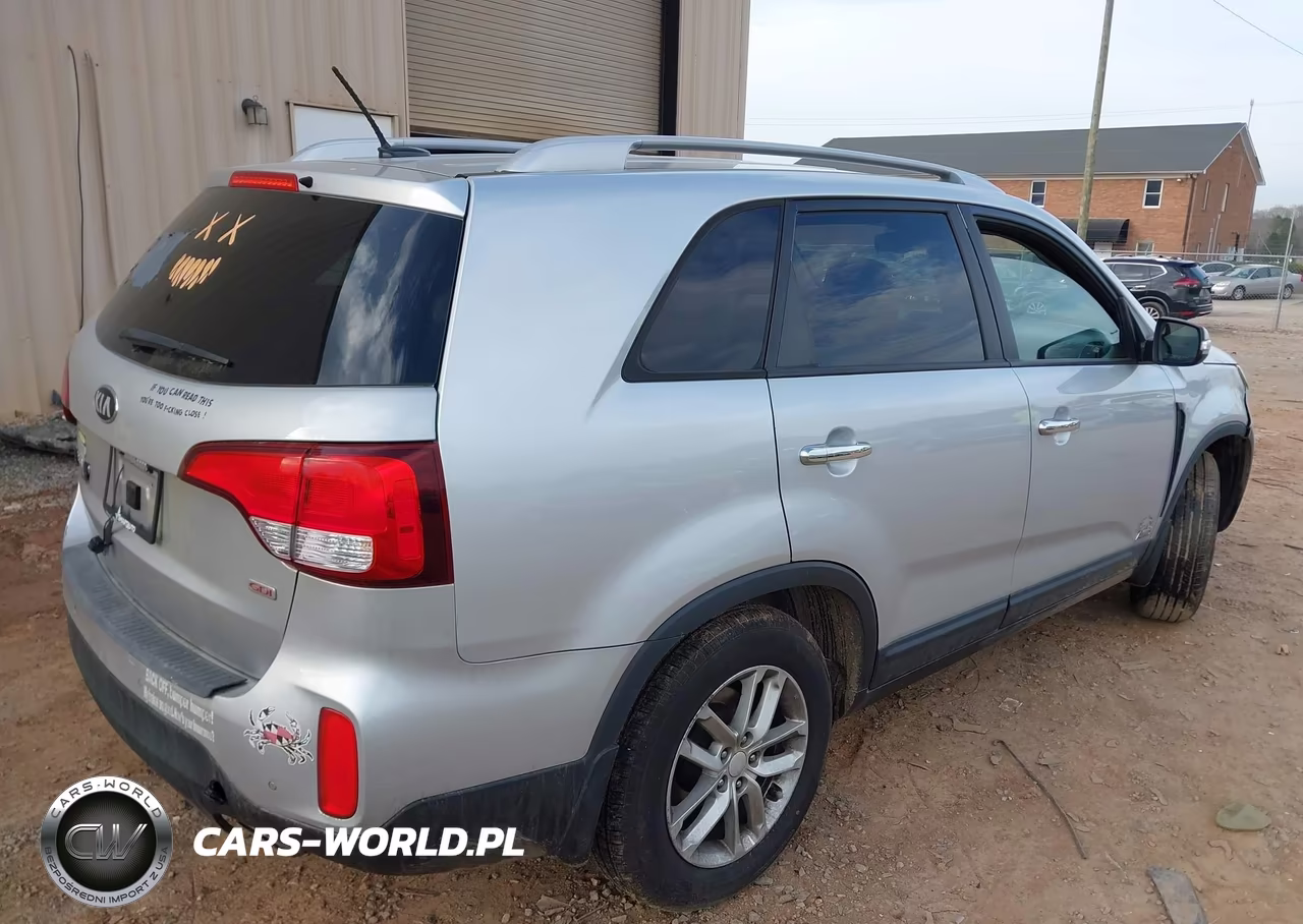 2014 Kia Sorento Lx VIN:5XYKTCA65EG520880 - 4