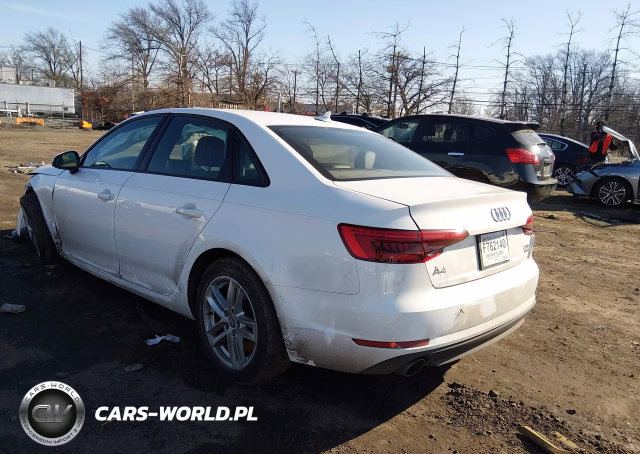 2017 Audi A4 2.0T Premium VIN:WAUANAF49HN064832 - 3