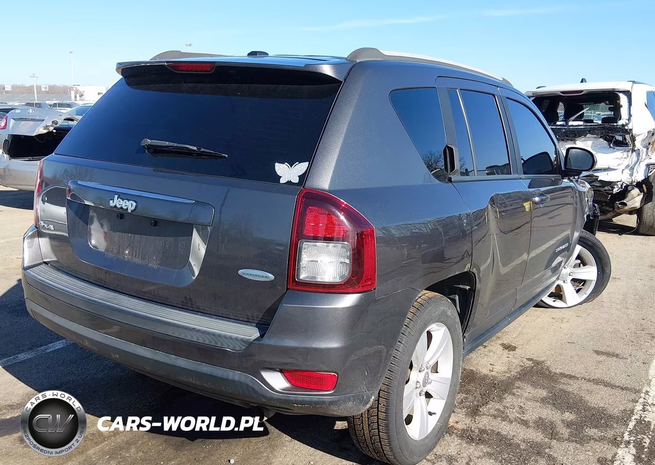 2017 Jeep Compass Latitude 4X4 VIN:1C4NJDEB9HD191975 - 4