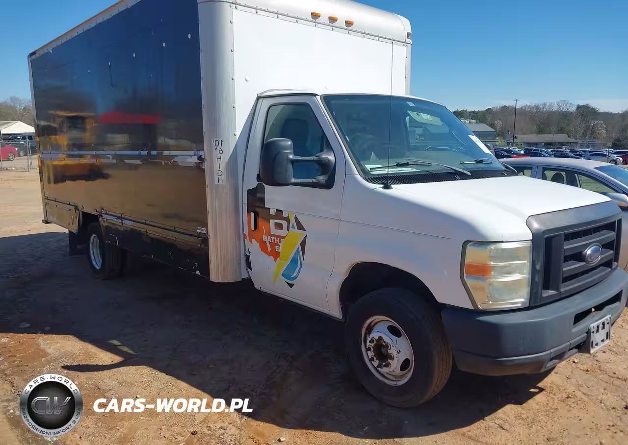 2009 Ford E-350 Cutaway