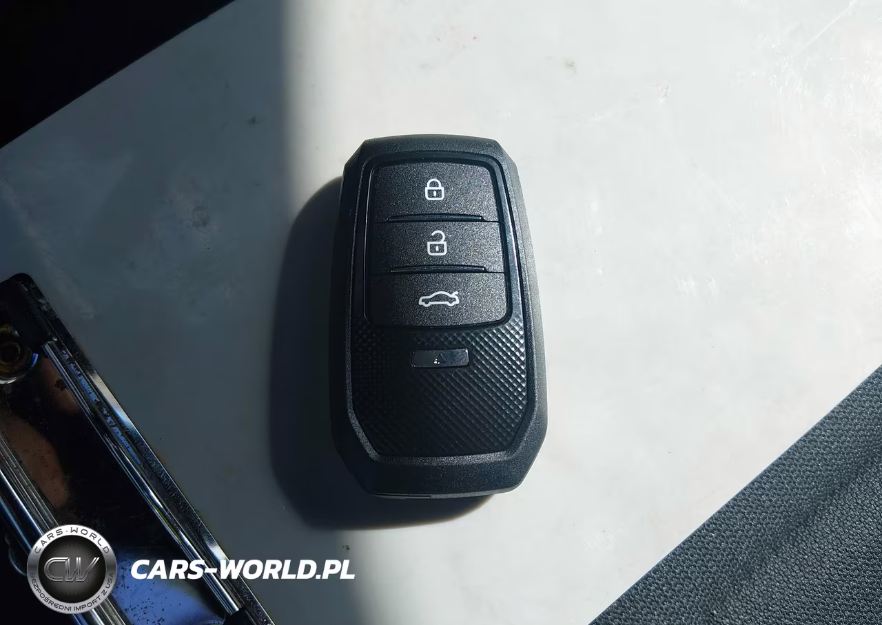 2025 Toyota Corolla Cross Le VIN:7MUCAAAG5SV147562 - 11