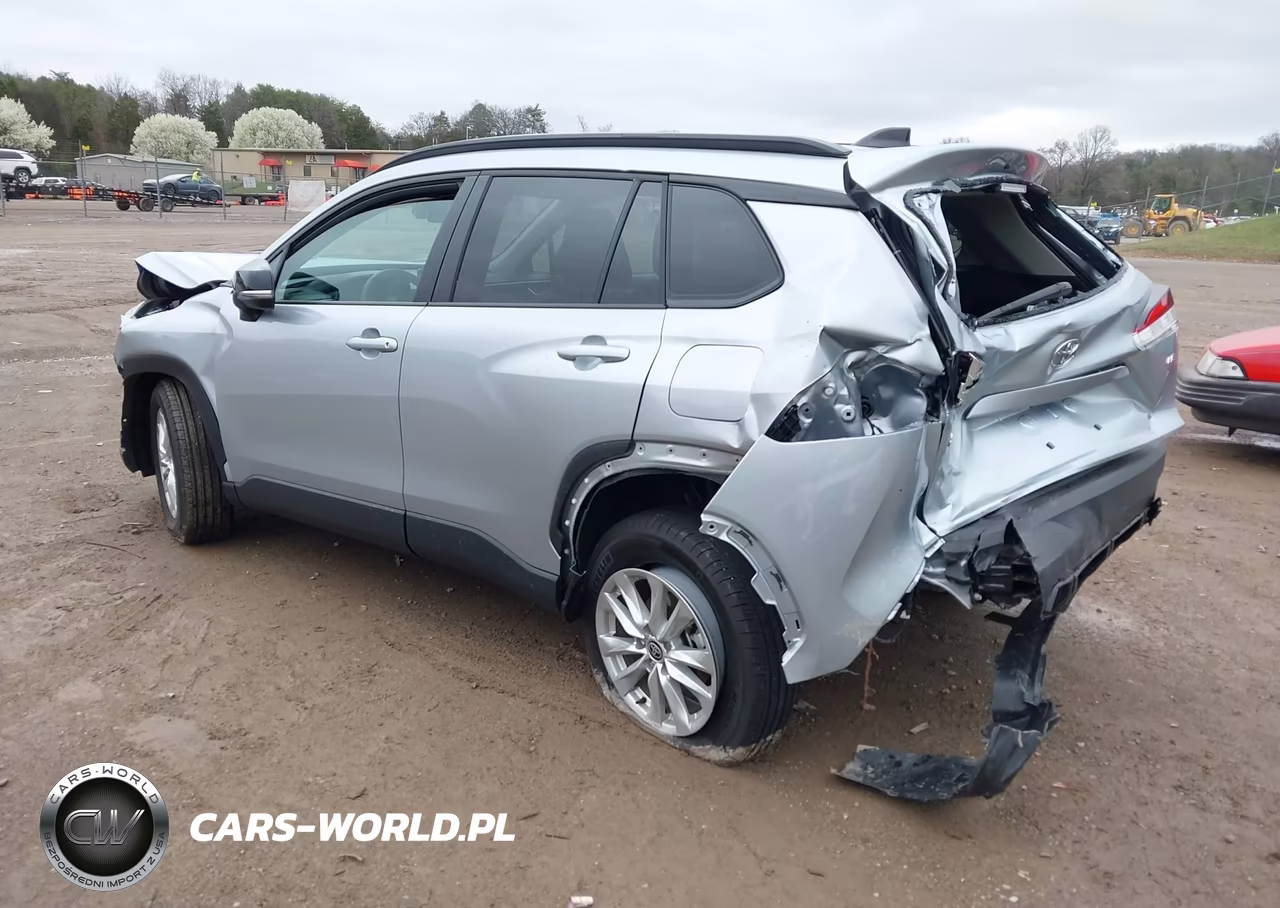 2025 Toyota Corolla Cross Le VIN:7MUCAAAG5SV147562 - 3