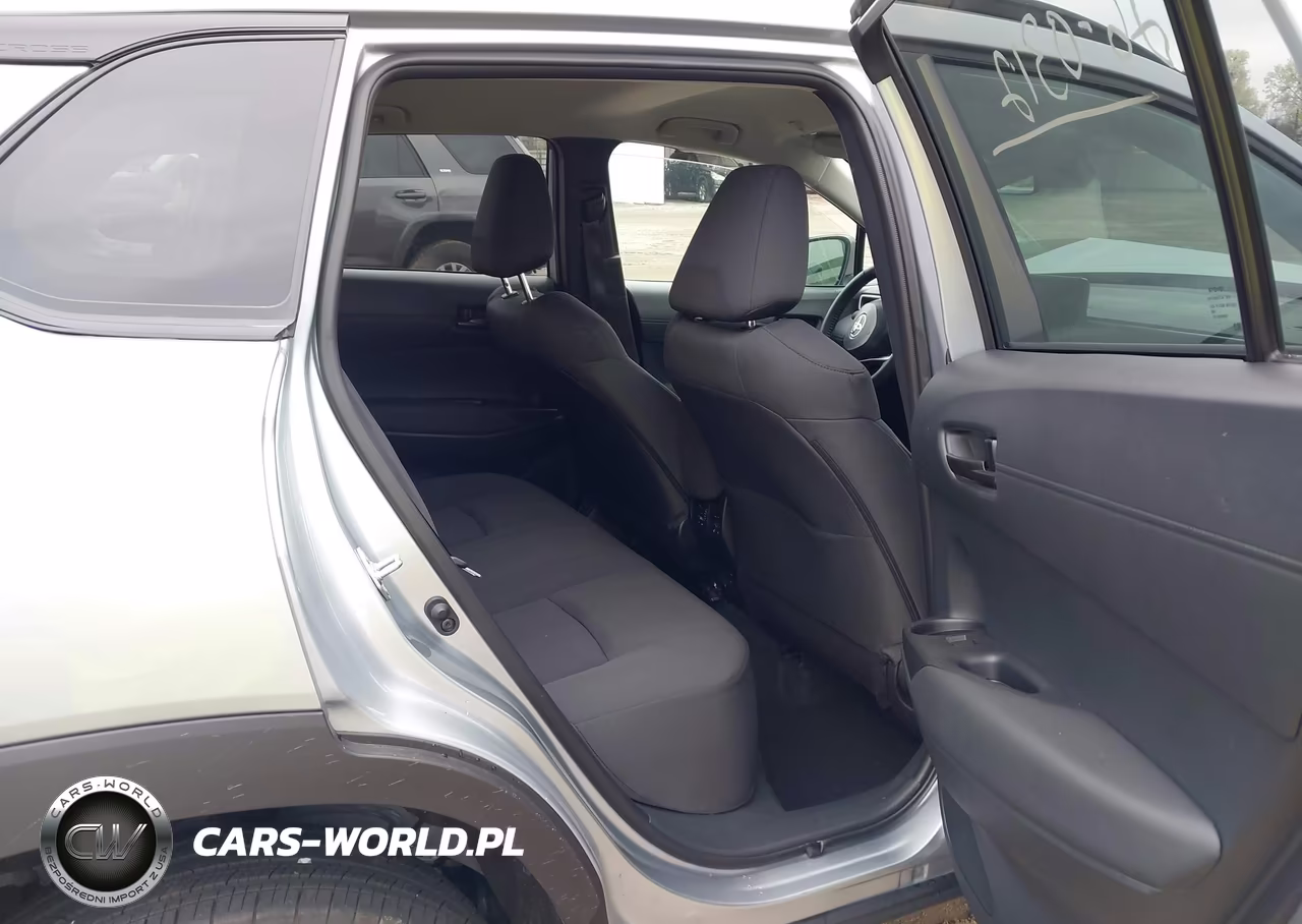 2025 Toyota Corolla Cross Le VIN:7MUCAAAG5SV147562 - 8