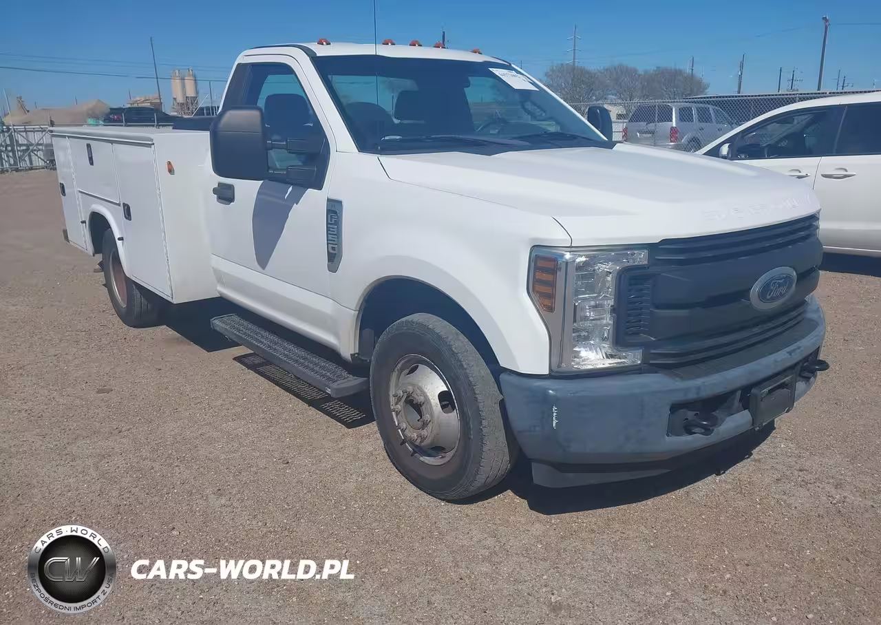 2018 Ford F-350 Chassis Xl