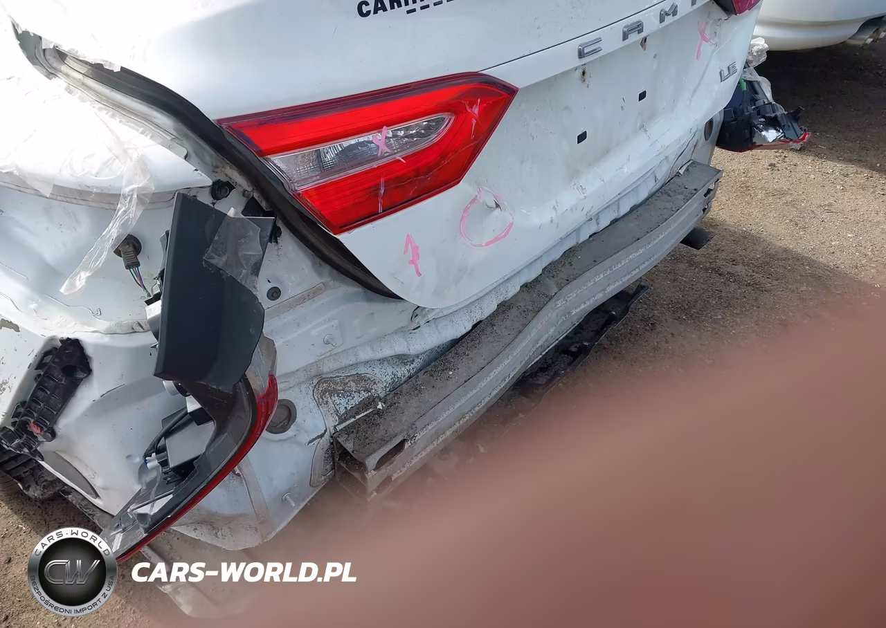 2020 Toyota Camry Le VIN:4T1C11AK4LU355388 - 6