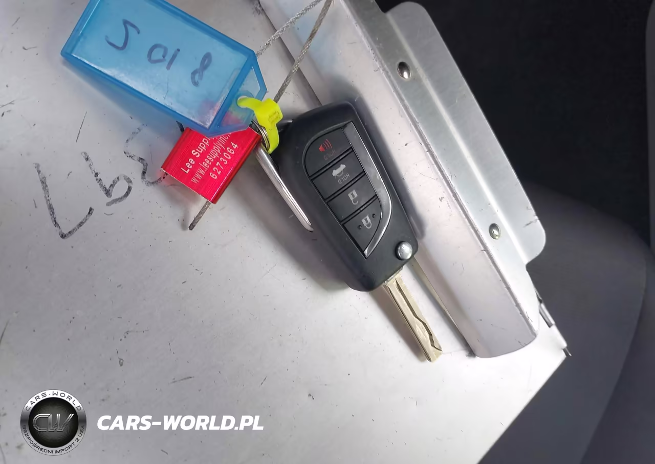 2018 Toyota Camry Le VIN:JTNB11HK7J3030206 - 11