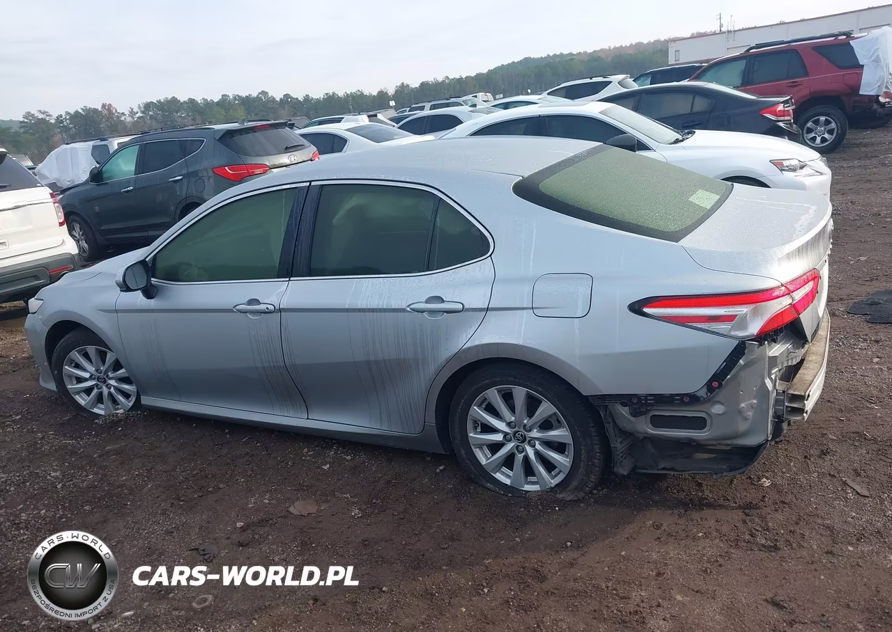2018 Toyota Camry Le VIN:JTNB11HK7J3030206 - 14