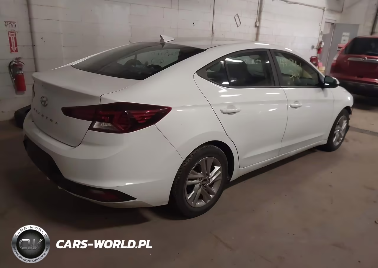 2019 Hyundai Elantra Sel VIN:5NPD84LF5KH469219 - 4