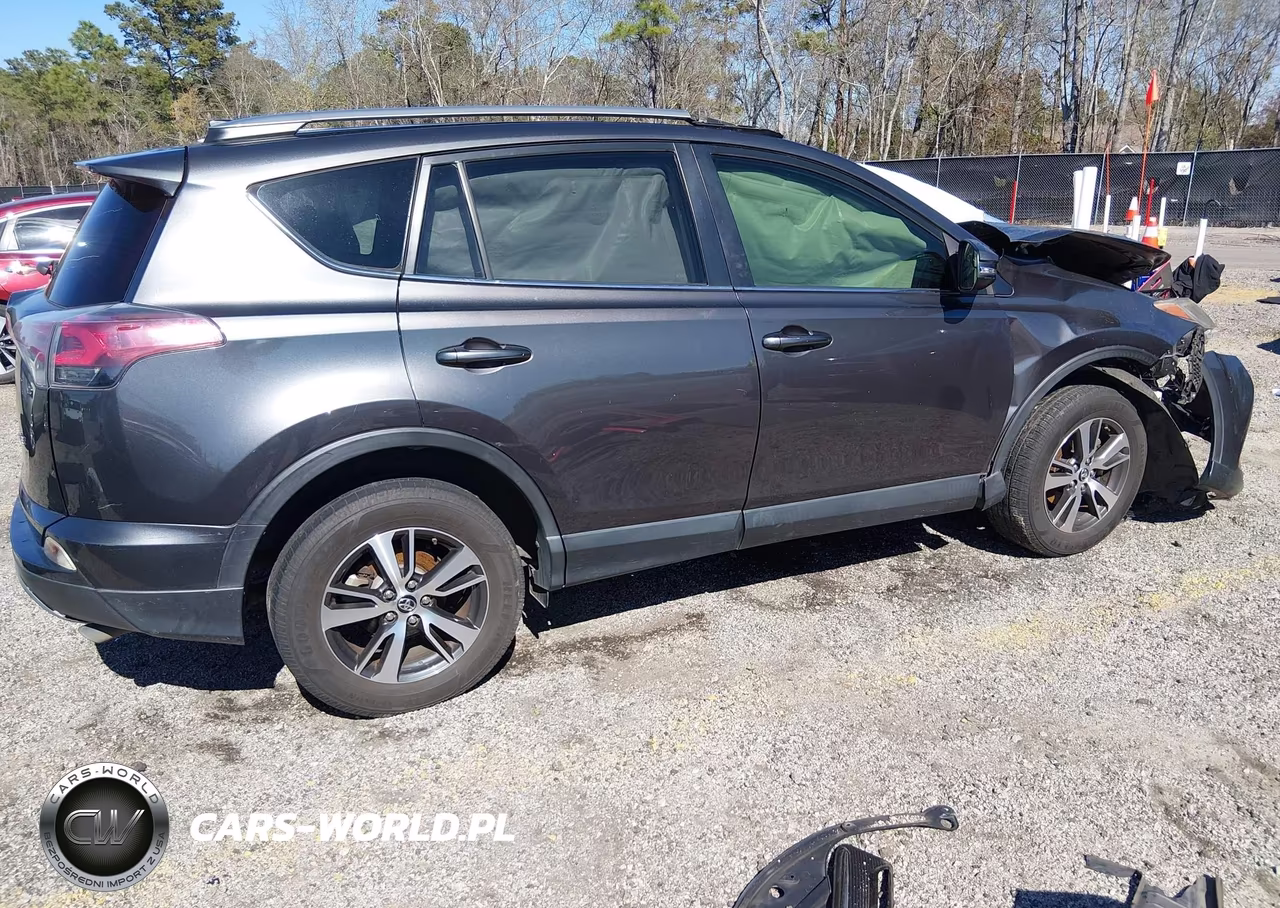 2018 Toyota Rav4 Xle VIN:JTMWFREV7JJ190649 - 4