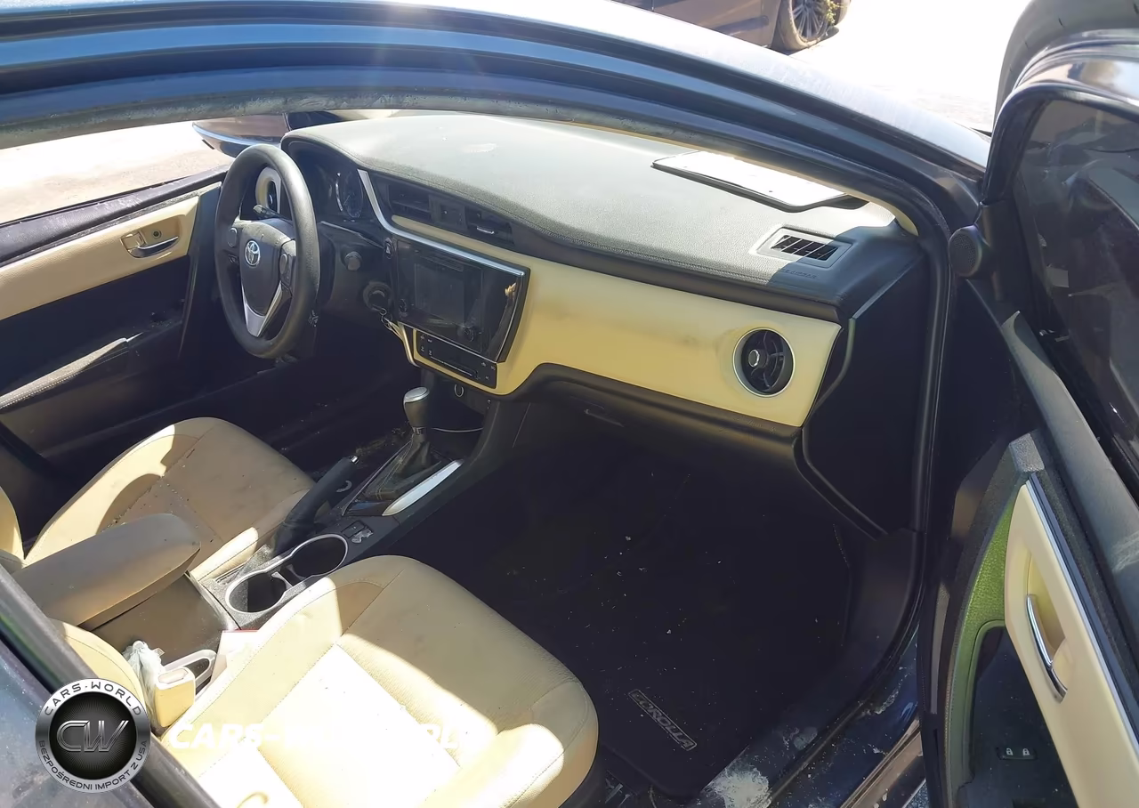 2019 Toyota Corolla Le VIN:2T1BURHE5KC217635 - 5