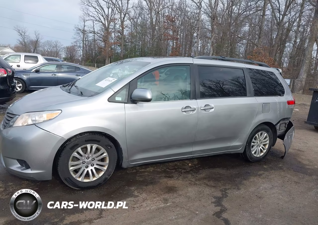 2014 Toyota Sienna Xle V6 8 Passenger VIN:5TDYK3DC4ES456803 - 14