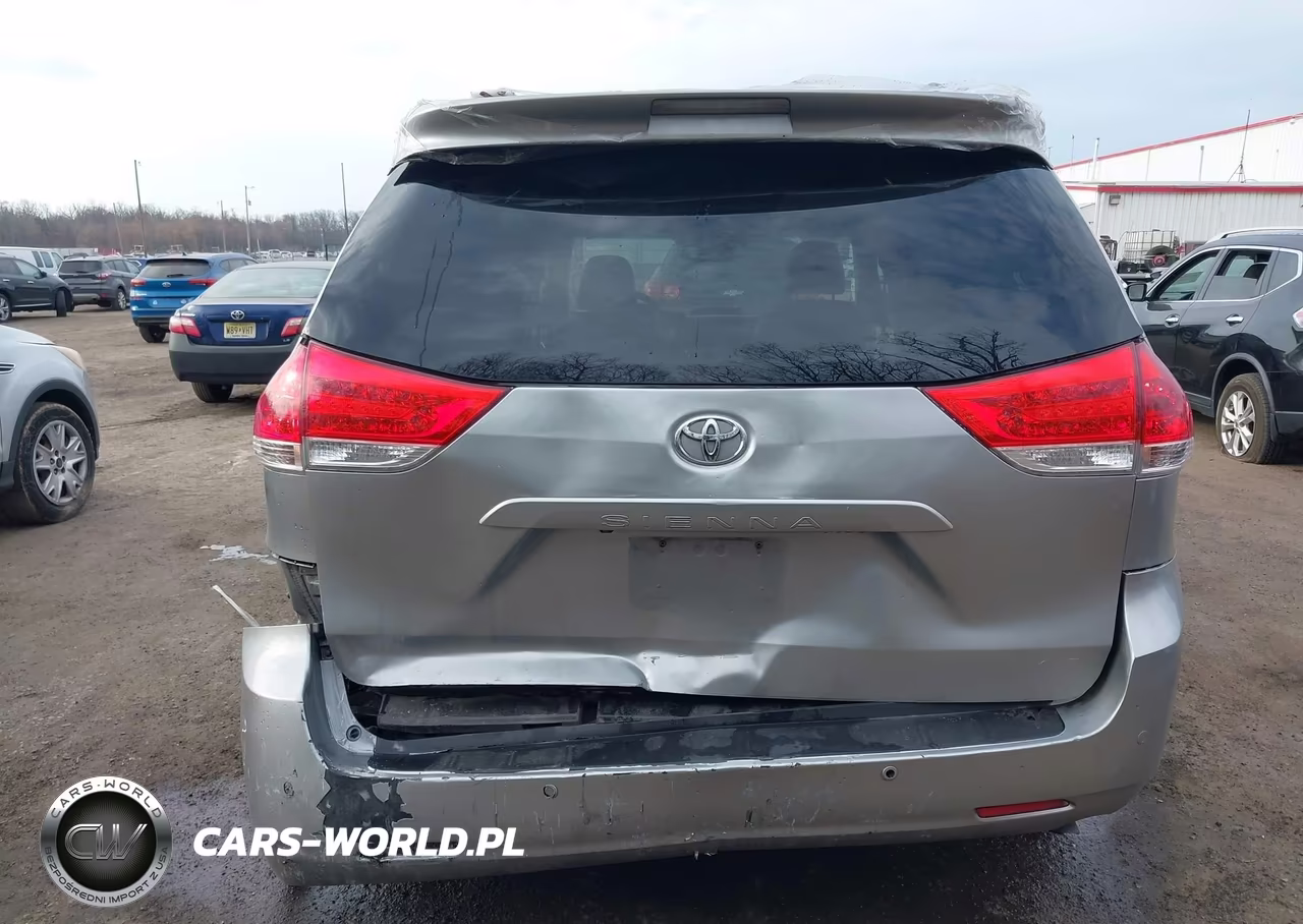 2014 Toyota Sienna Xle V6 8 Passenger VIN:5TDYK3DC4ES456803 - 16