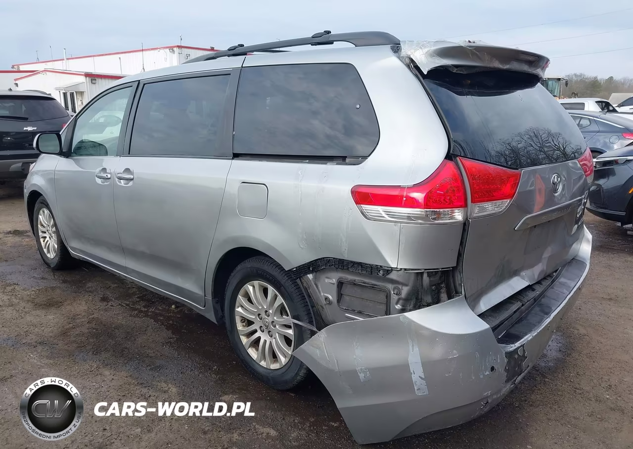 2014 Toyota Sienna Xle V6 8 Passenger VIN:5TDYK3DC4ES456803 - 3