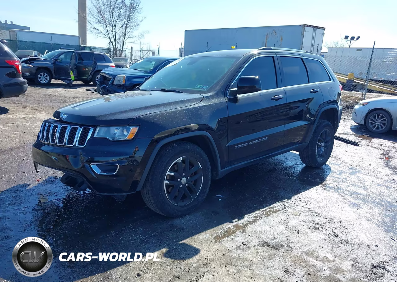 2017 Jeep Grand Cherokee Laredo 4X4 VIN:1C4RJFAG8HC682851 - 2