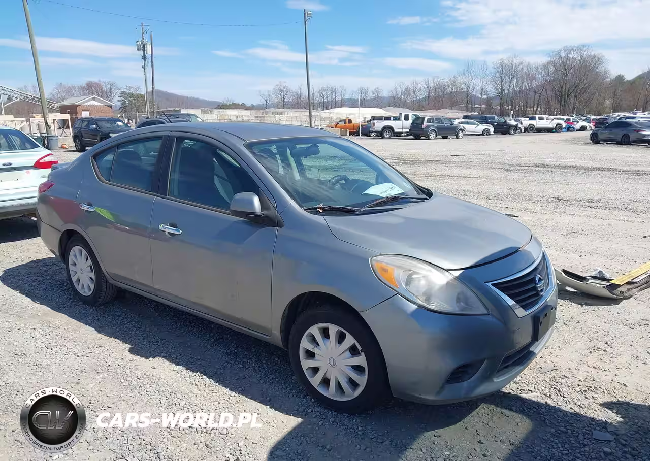 2013 Nissan Versa 1.6 Sv