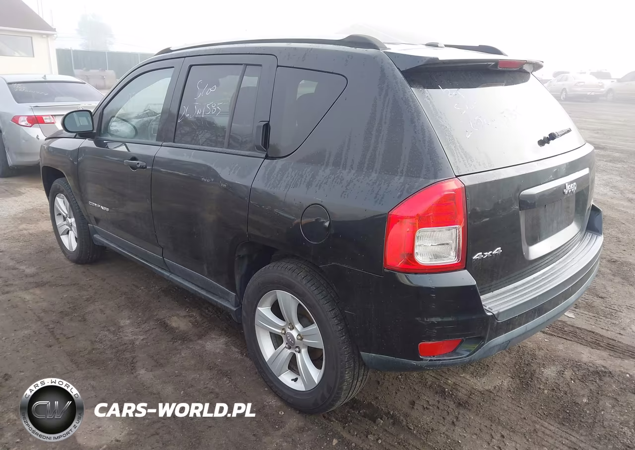 2013 Jeep Compass Latitude VIN:1C4NJDEB8DD248841 - 3