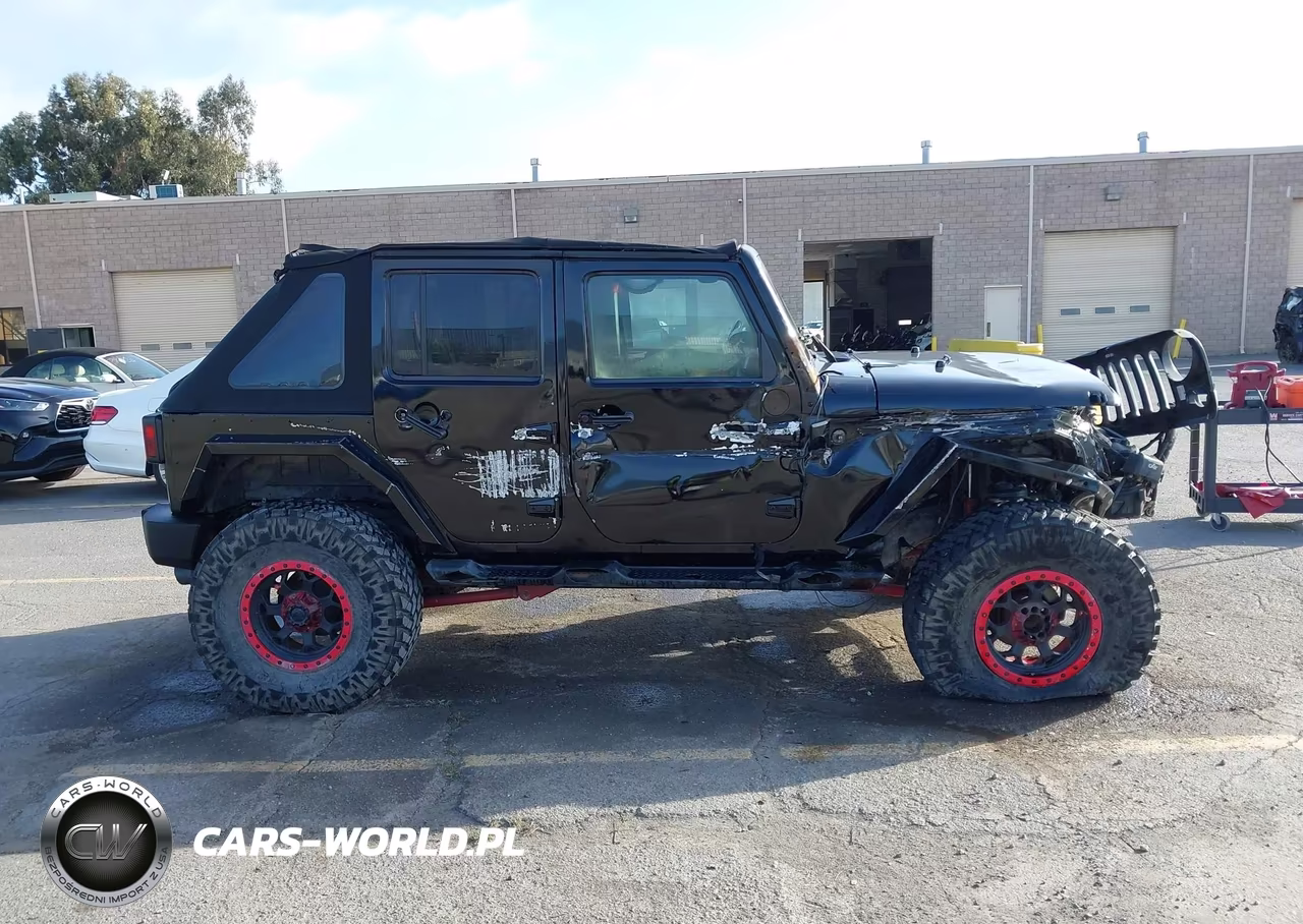 2013 Jeep Wrangler Unlimited Sahara VIN:1C4HJWEGXDL543448 - 13