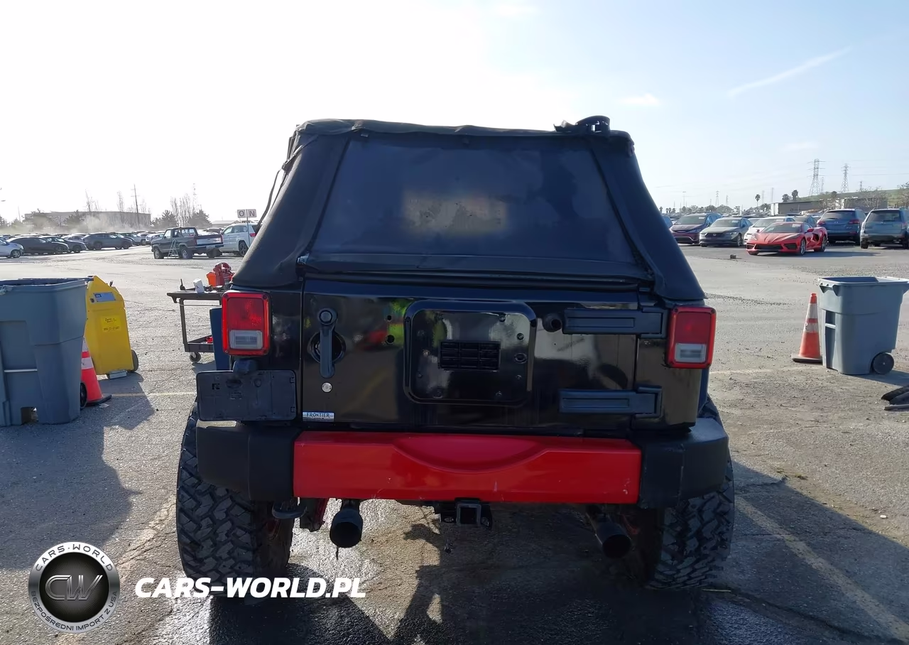 2013 Jeep Wrangler Unlimited Sahara VIN:1C4HJWEGXDL543448 - 16