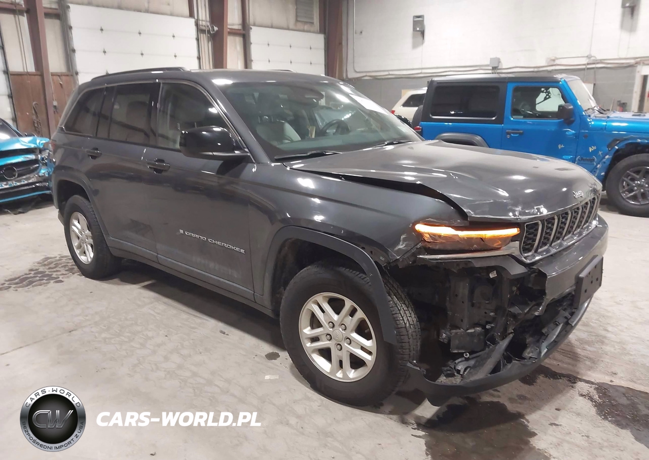 2022 Jeep Grand Cherokee Laredo 4X4