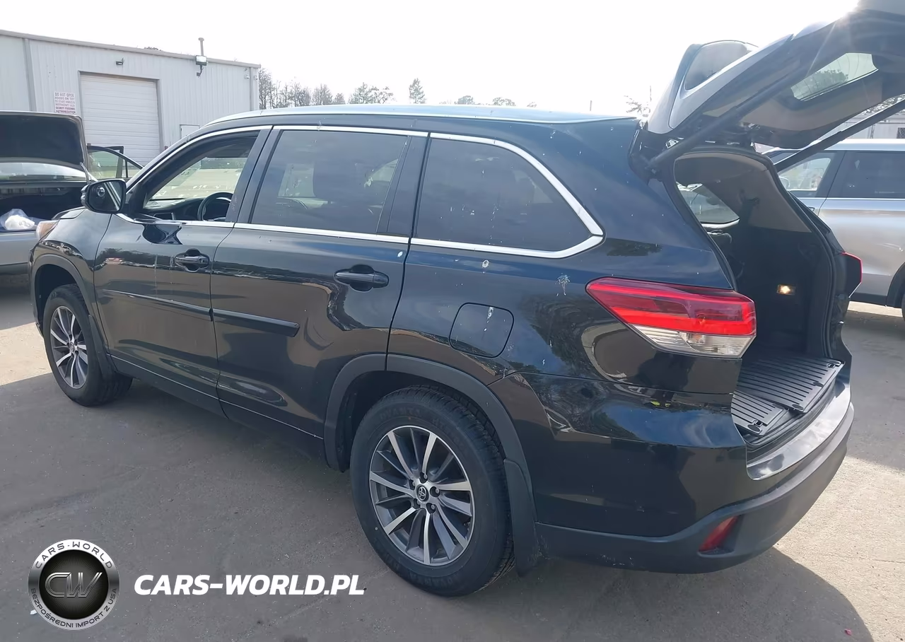 2017 Toyota Highlander Xle VIN:5TDJZRFH7HS473625 - 3