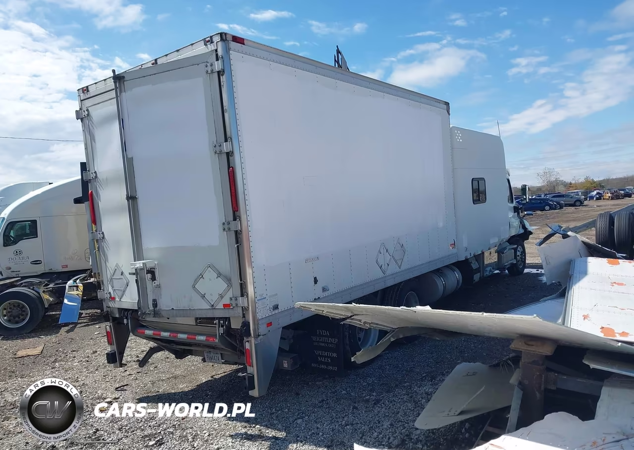 2015 Freightliner Cascadia 113 VIN:1FVAGADV7FLGE1040 - 4