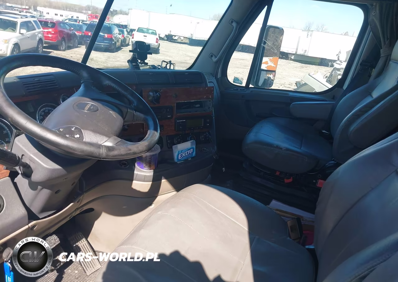 2015 Freightliner Cascadia 113 VIN:1FVAGADV7FLGE1040 - 6