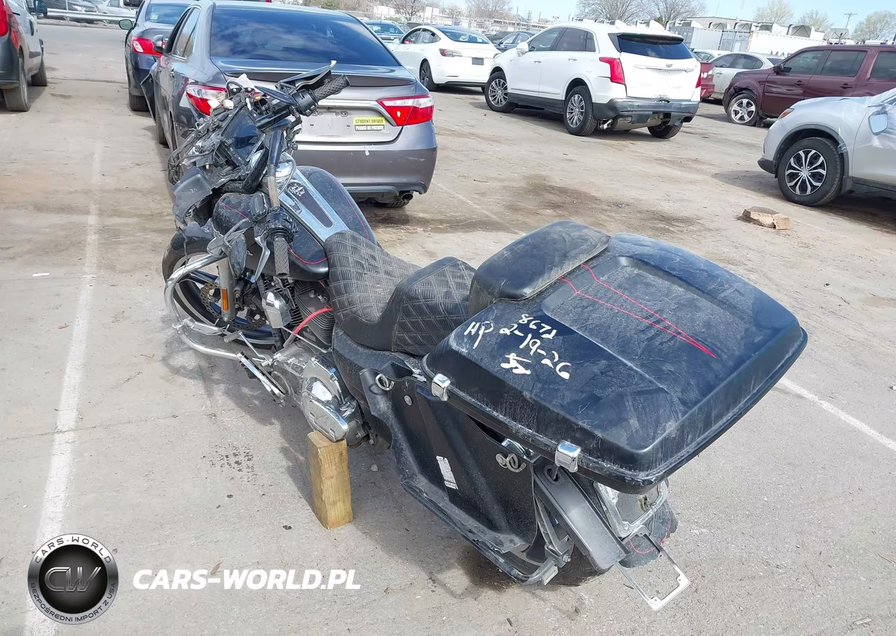 2016 Harley-Davidson Flhxs Street Glide Special VIN:1HD1KRM1XGB618672 - 3