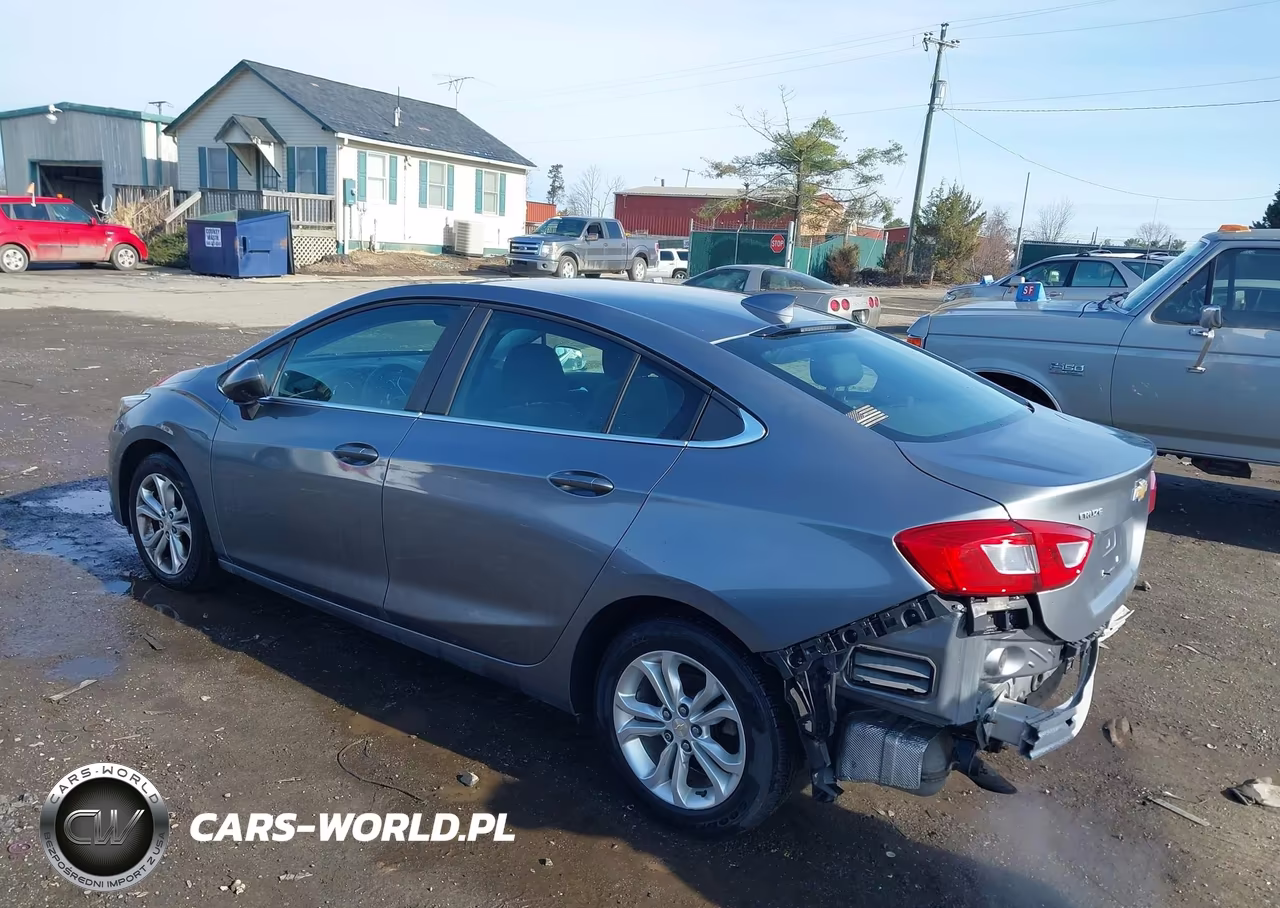 2019 Chevrolet Cruze Lt VIN:1G1BE5SMXK7139045 - 3