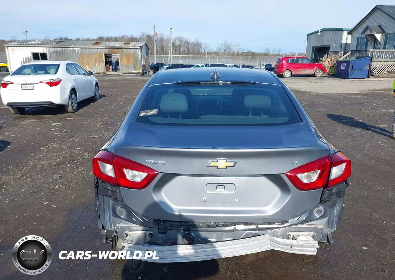 2019 Chevrolet Cruze Lt VIN:1G1BE5SMXK7139045 - 6