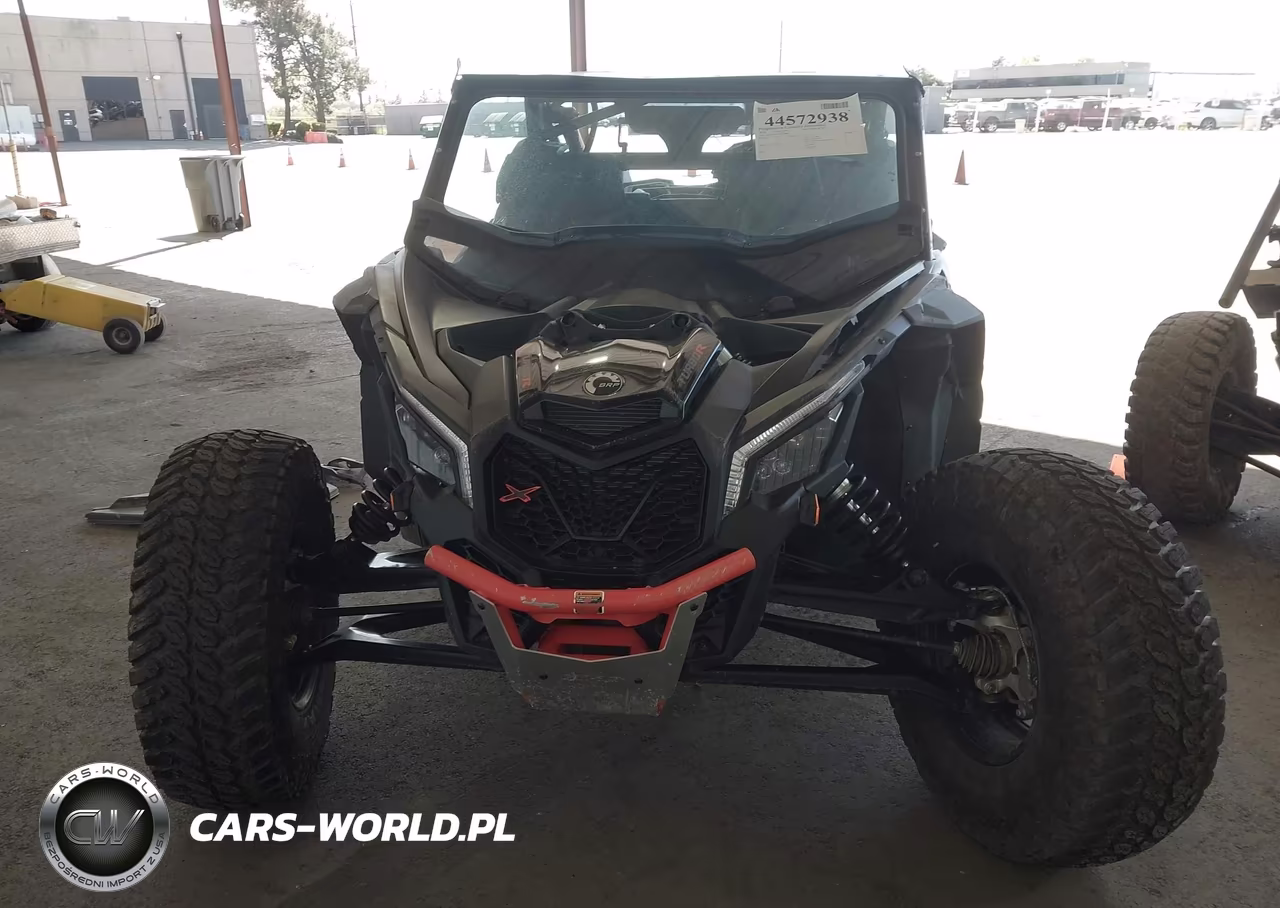 2018 Can-Am Maverick X3 X Rs Turbo R VIN:3JBVXAW25JK000363 - 5