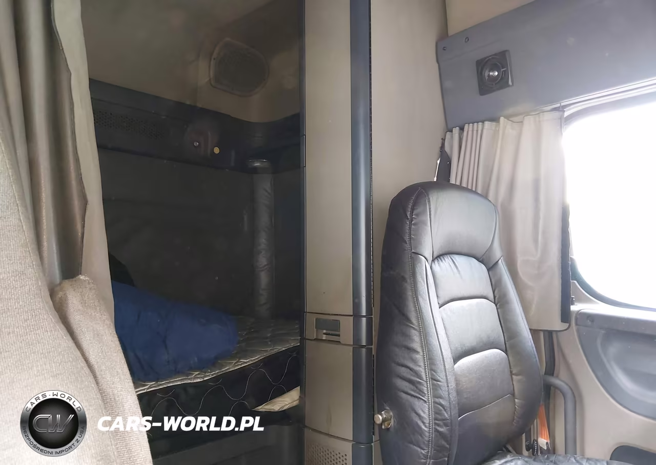 2016 Freightliner Cascadia 125 VIN:1FUJGLDV3GLGU5821 - 16