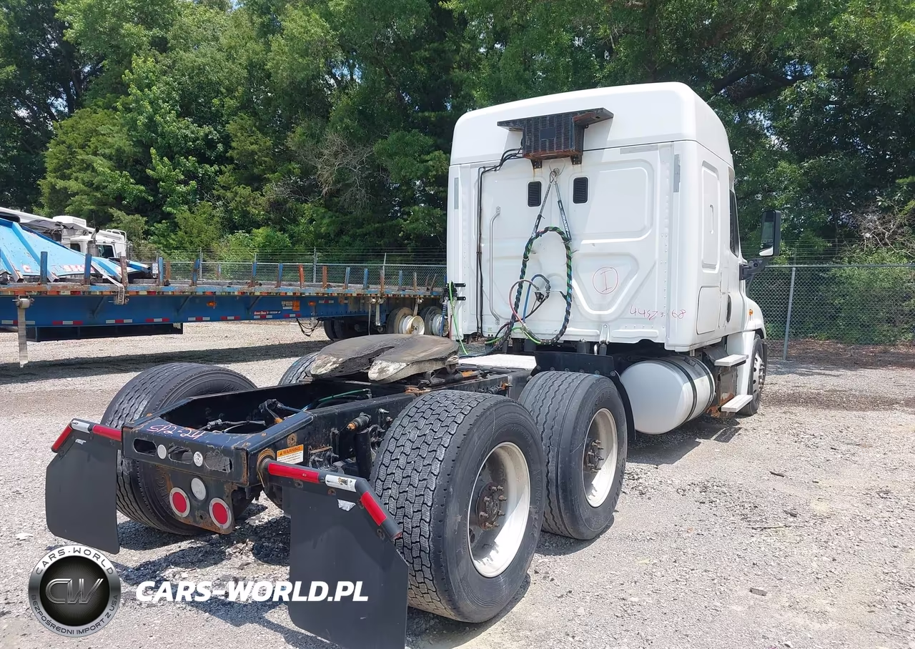 2016 Freightliner Cascadia 125 VIN:1FUJGLDV3GLGU5821 - 4