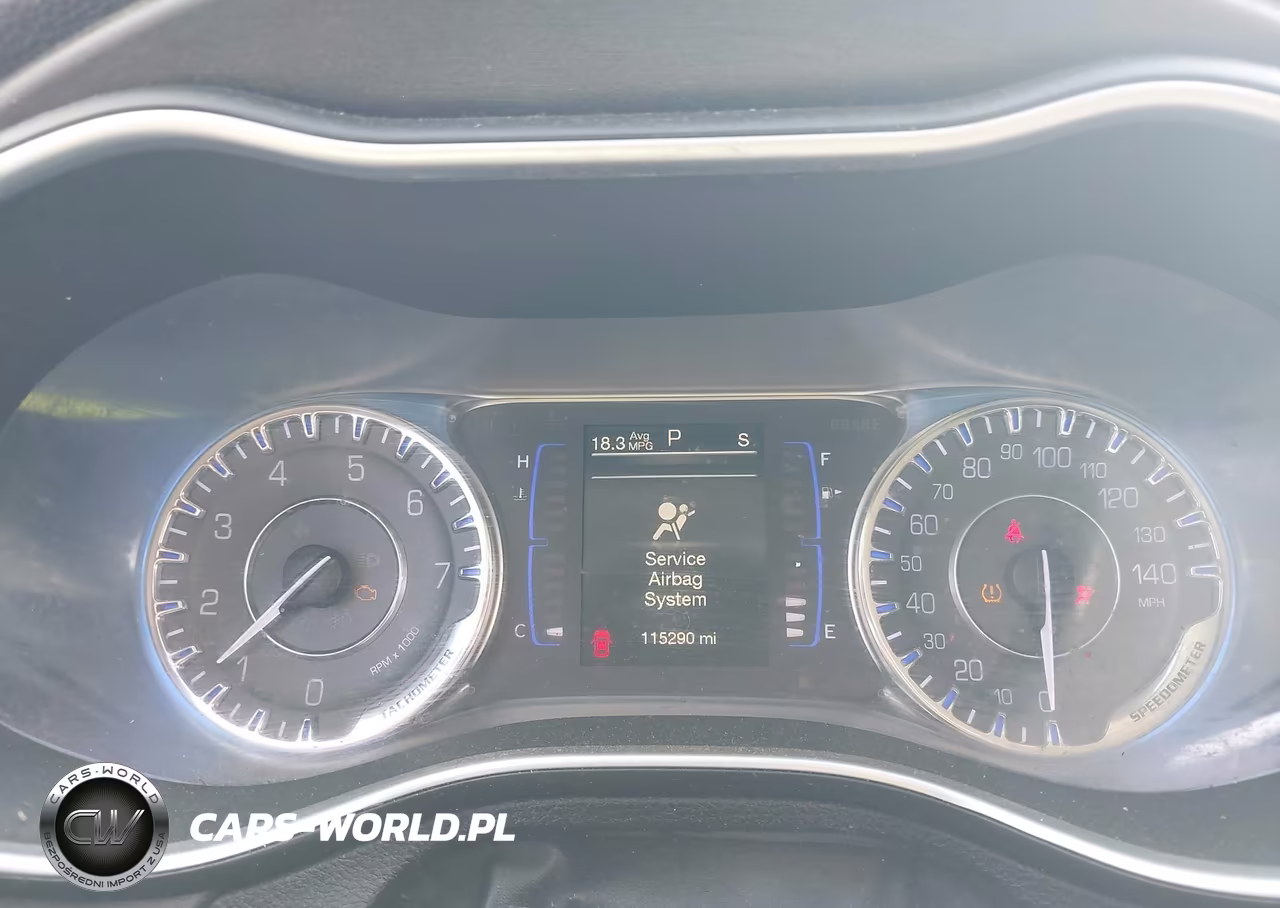 2016 Chrysler 200 Touring VIN:1C3CCCFB4GN196346 - 7