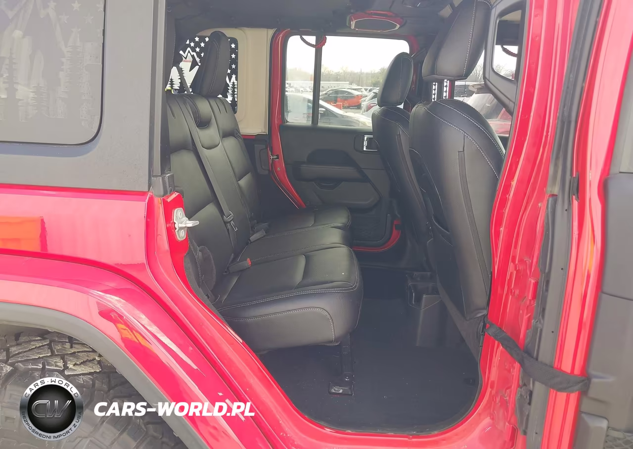 2019 Jeep Wrangler Unlimited Sahara 4X4 VIN:1C4HJXEN2KW514803 - 8