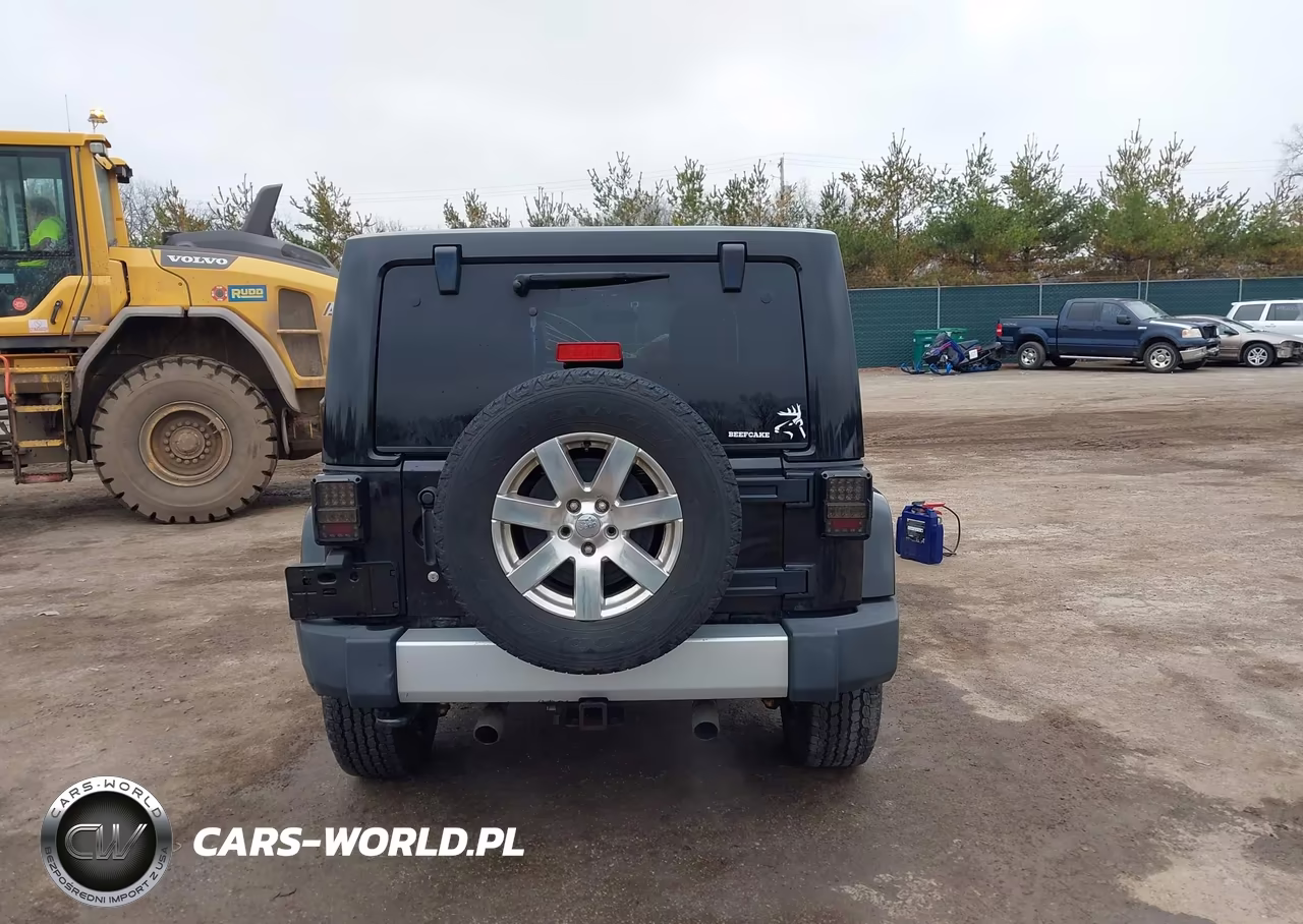2012 Jeep Wrangler Unlimited Sahara VIN:1C4BJWEG9CL132305 - 16